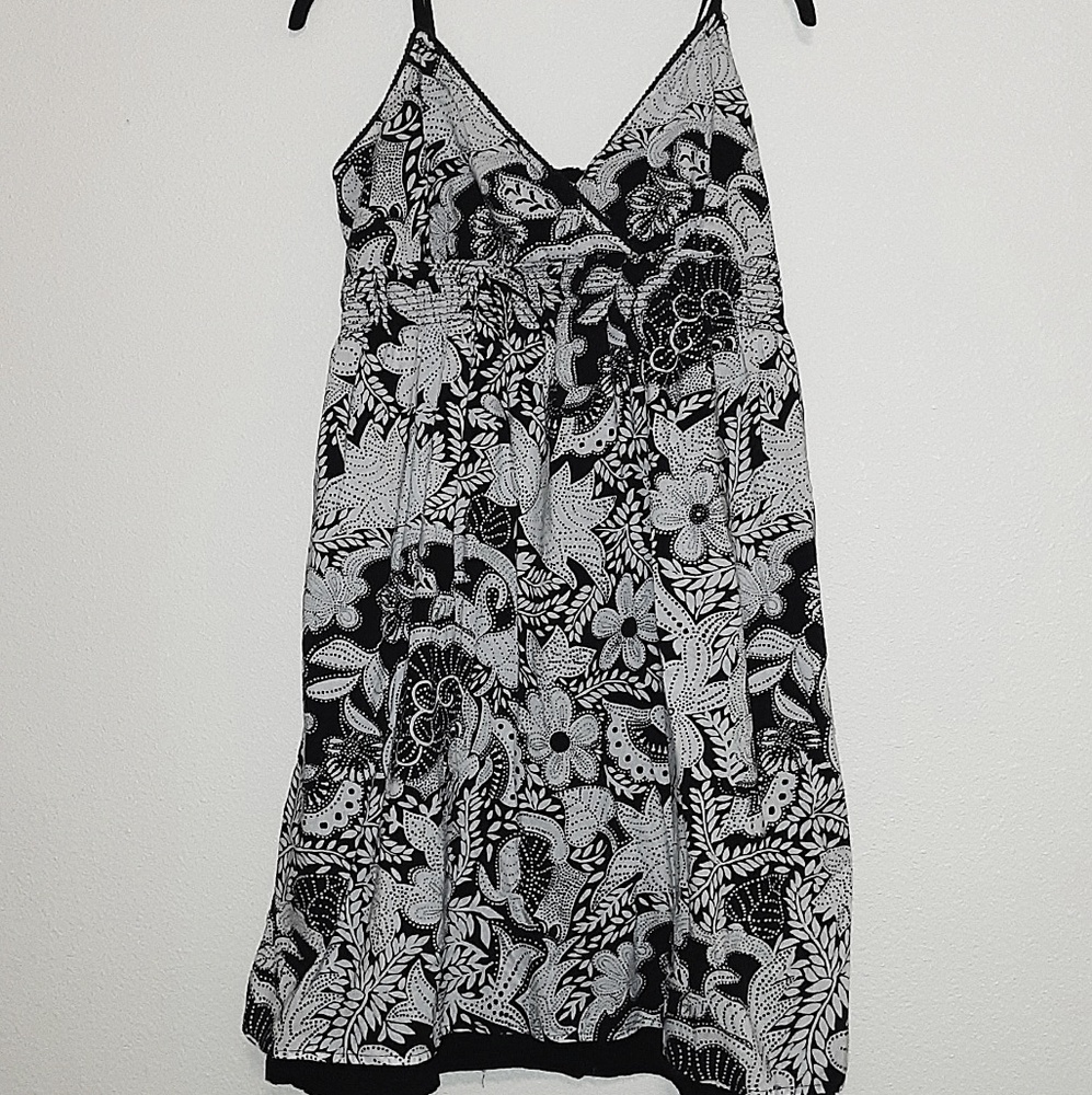 Flowers Paisley Black and White Dress
